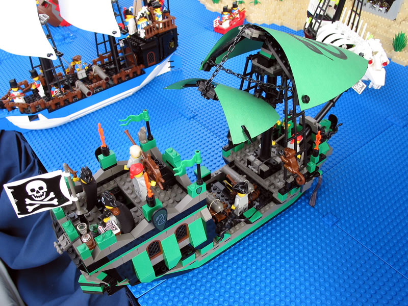 lego ship battle
